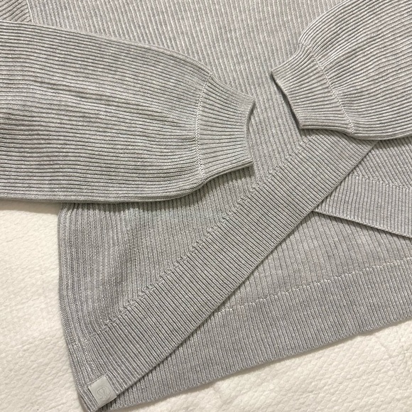 NWOT Lululemon Reversible Crossover Sweater - Heathered Light Grey SZ 6 - Picture 5 of 7